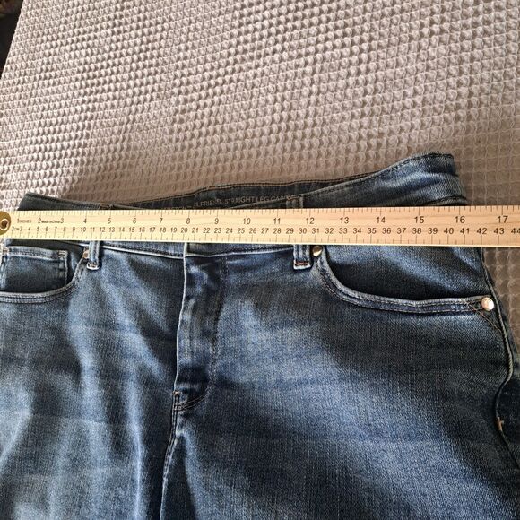 Chicos Jeans Womens 1 Medium 8 Blue Perfect Girlfriend Straight Leg Capri Raw - Picture 7 of 10